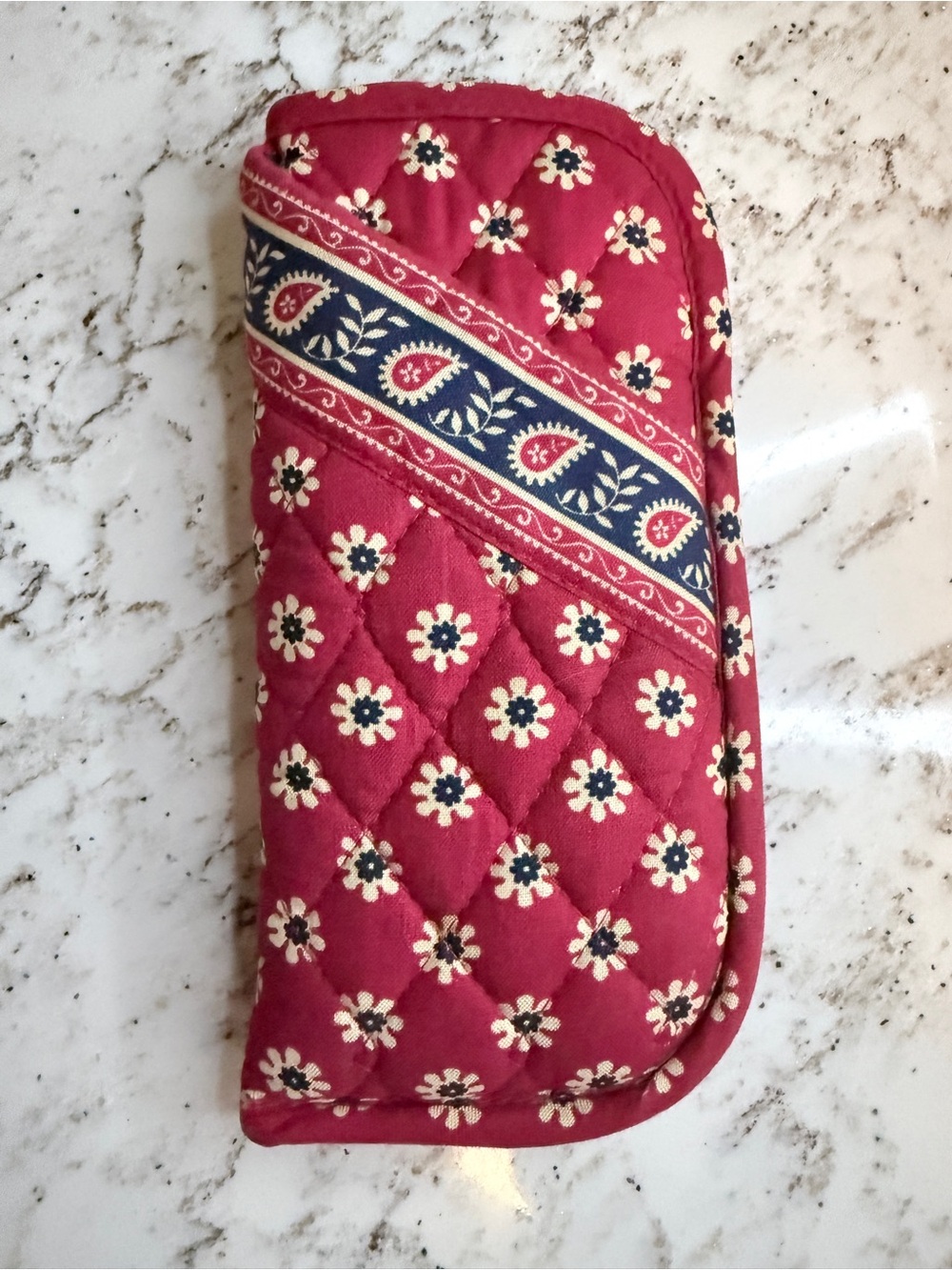 Vera Bradley Quilted Glasses Case in retired pattern “American Red”
